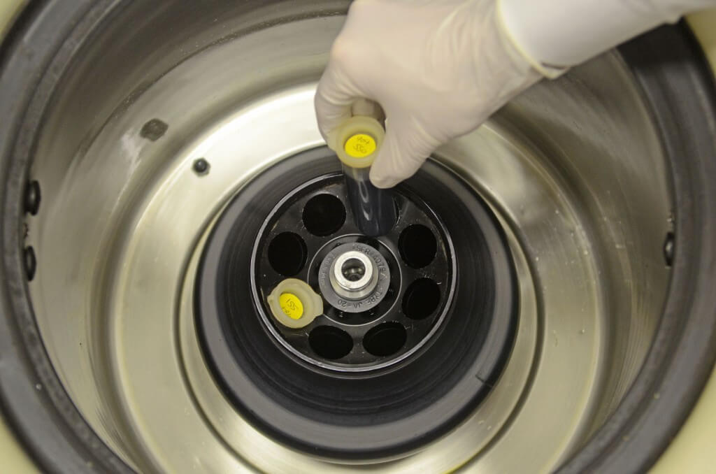 Ultra centrifuge varnish